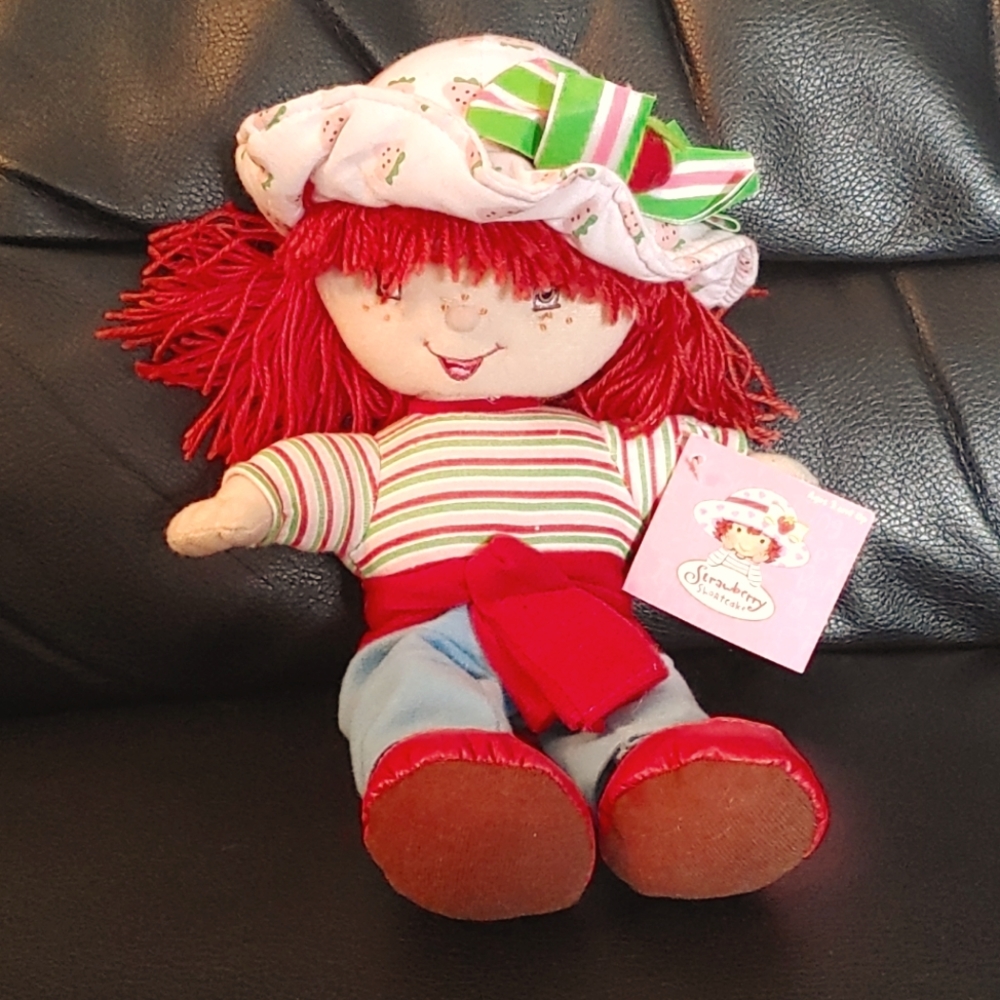 🌺NWT🌺2004 Strawberry Shortcake Plush Doll